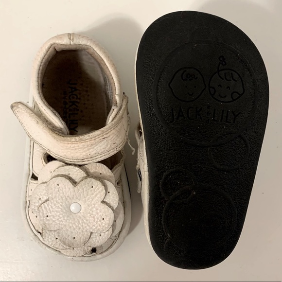 Jack & Lily White Leather Layered Flower Flat Shoes 18-24 months - Picture 4 of 7